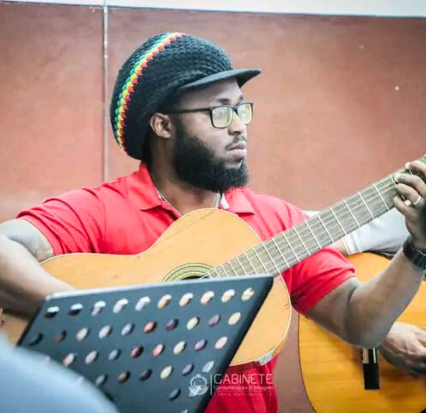 Fabio Gomes, Guitarrista agençiado pela oriethos organizadora de eventos na ilha do sal Cabo Verde
