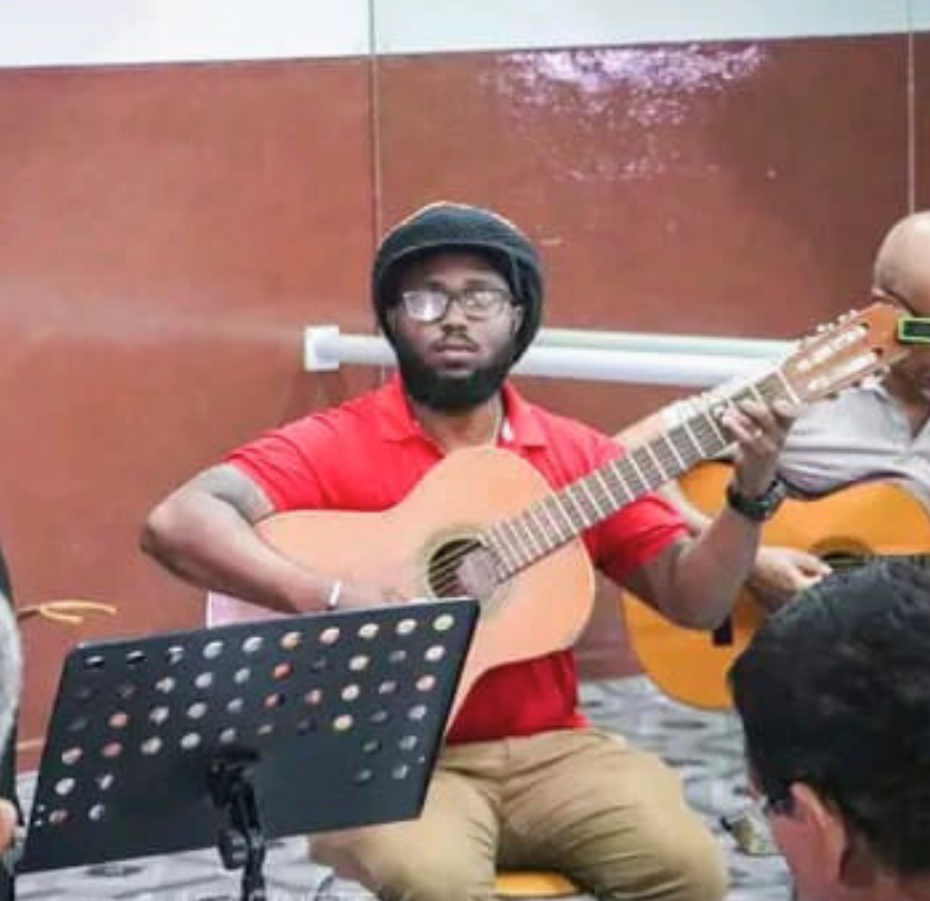 Fabio Gomes, Guitarrista agençiado pela oriethos organizadora de eventos na ilha do sal Cabo Verde