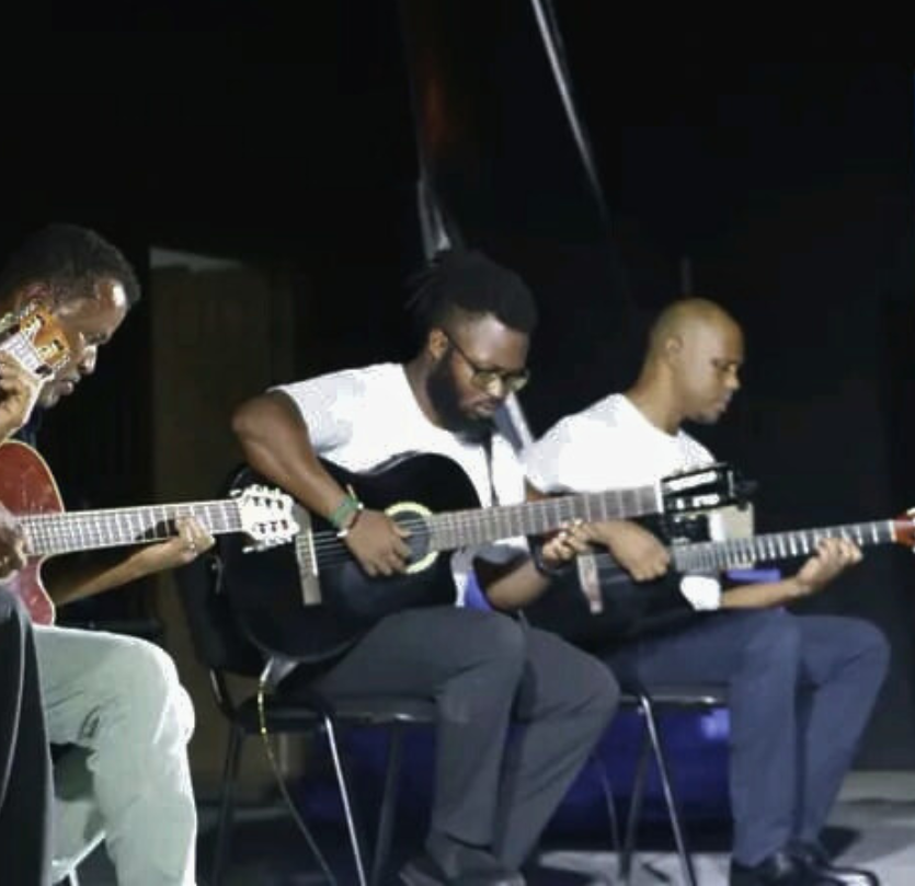 Fabio Gomes, Guitarrista agençiado pela oriethos organizadora de eventos na ilha do sal Cabo Verde